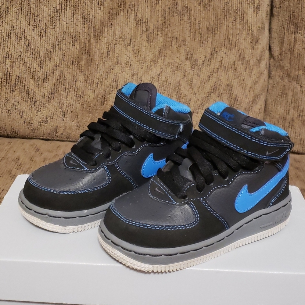 Toddler Boy/girl Nike Force 1 sneakers